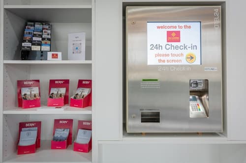 Los Lorentes Residences Bern Airport, Check-in/check-out kiosk