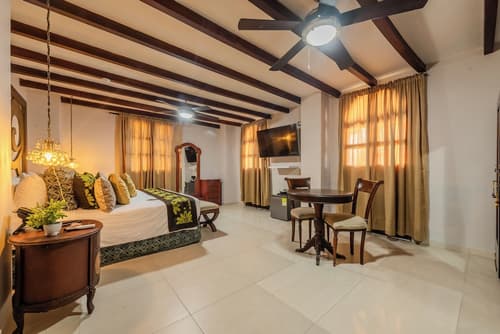 Hotel Dorado Plaza Calle del Arsenal