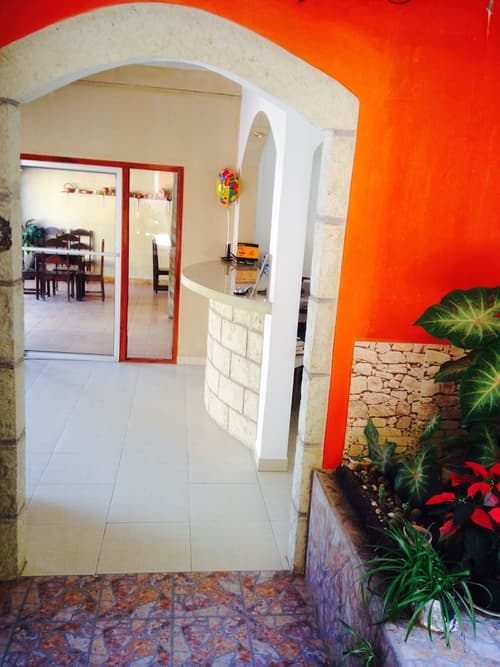 Hotel Marjenny, Reception