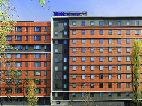 greet Hotel Paris porte de la Chapelle - Aréna, Exterior