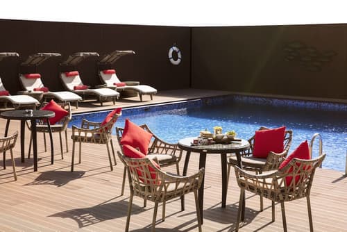Rosh Rayhaan by Rotana, Outdoor pool