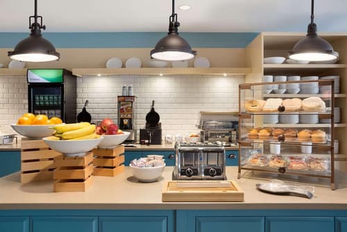 Country Inn & Suites by Radisson Asheville River Arts District