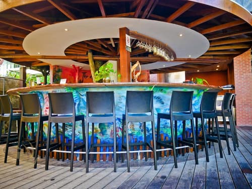 Jacana Amazon Wellness Resort, Poolside bar