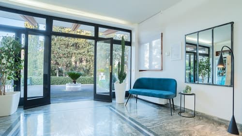 Hotel Boomerang, Reception