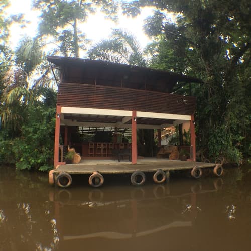 Foresta Lodge, Interior entrance