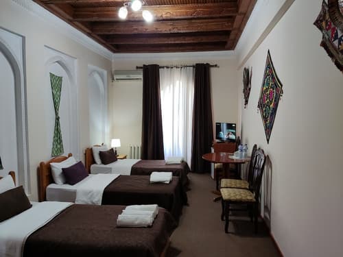 Ziyobaxsh Hotel, Room