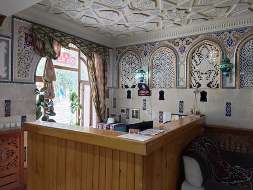 Ziyobaxsh Hotel, Reception