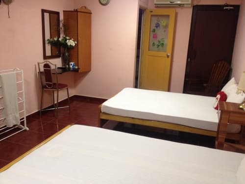 Sunshine Hotel & Hall, Room