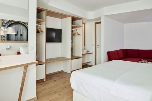 Olive Green Hotel, Room