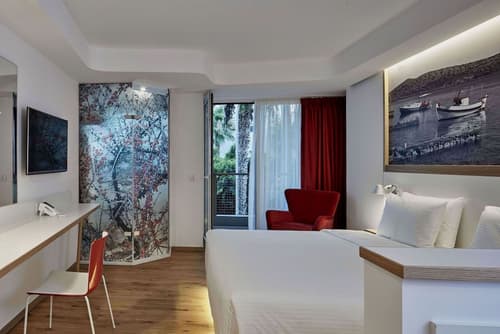 Olive Green Hotel, Room