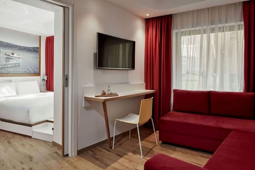 Olive Green Hotel, Room