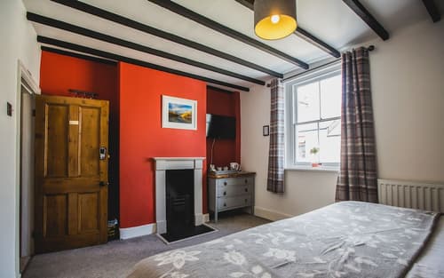 No.8 Accommodation, Primary image