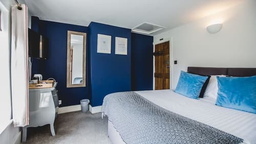 No.8 Accommodation, Room