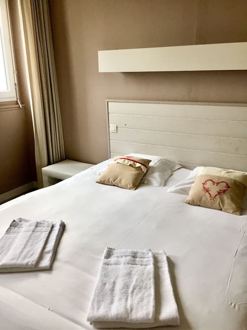 Hôtel La Marine, Room