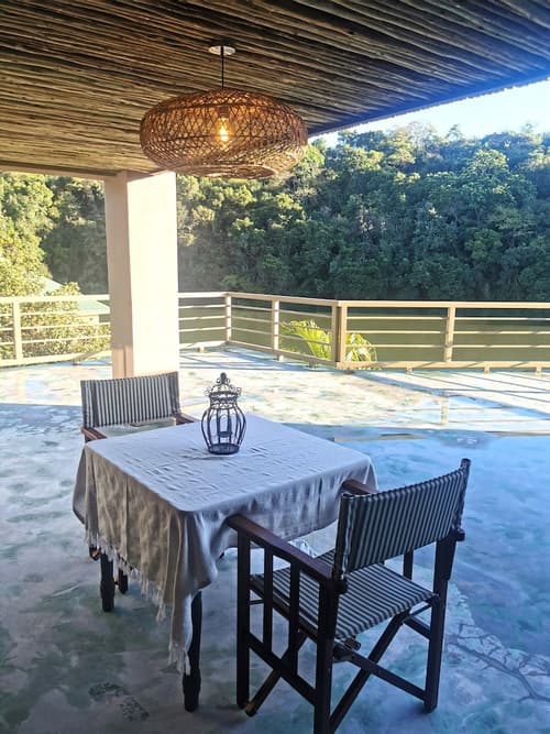 Bambuu Lakeside Lodge