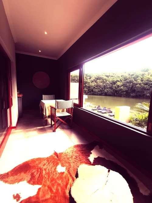 Bambuu Lakeside Lodge