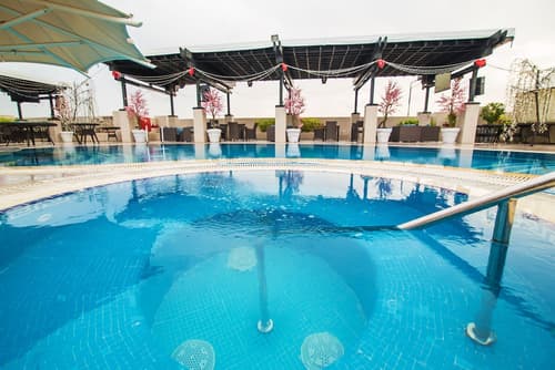 Sunday Suites Excelsior Hotel Deira (formerly Sheraton Deira), Outdoor pool