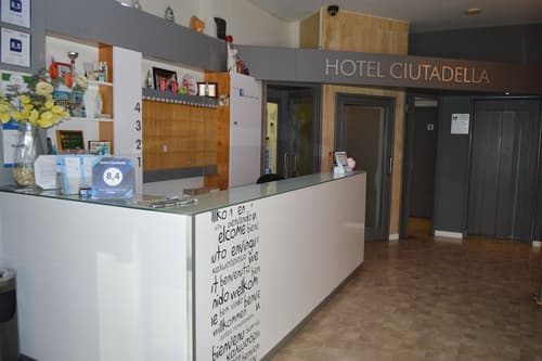 Hotel Ciutadella, Reception