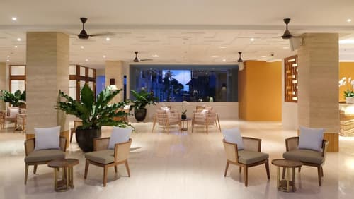 The Bandha Hotel & Suites, Lobby sitting area