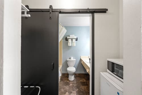 Auberge Shores Inn & Hotel, Room