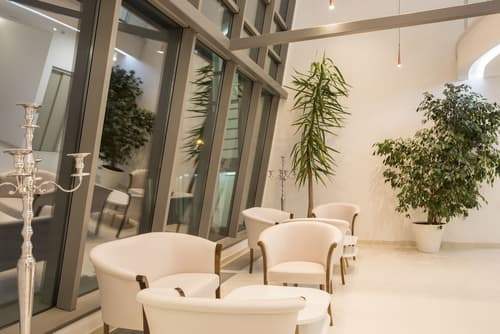 Adrion Aparthotel, Interior entrance