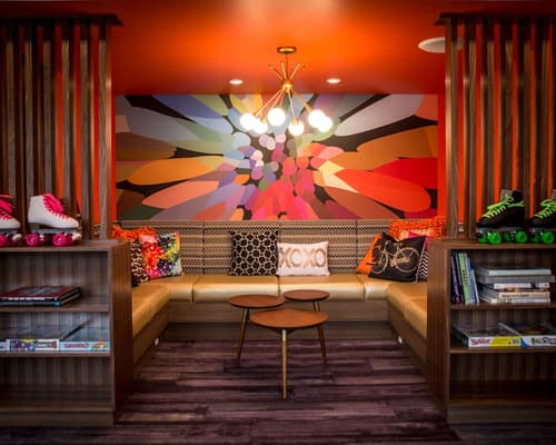 Hotel Zed Kelowna, Lobby sitting area