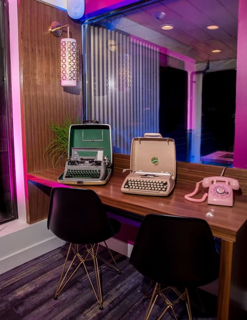 Hotel Zed Kelowna, Lobby sitting area