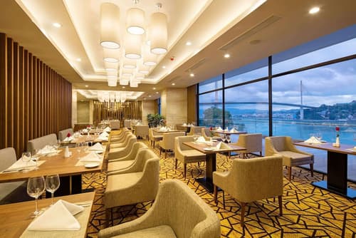 Wyndham Legend Halong Hotel, Restaurant