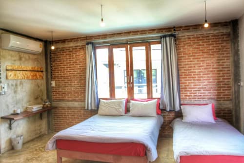 Above the Sea Guesthouse, Room