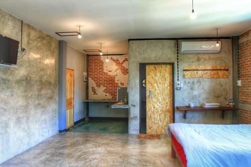 Above the Sea Guesthouse, Room