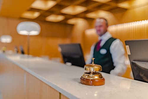 Hotel Sinaia, Reception