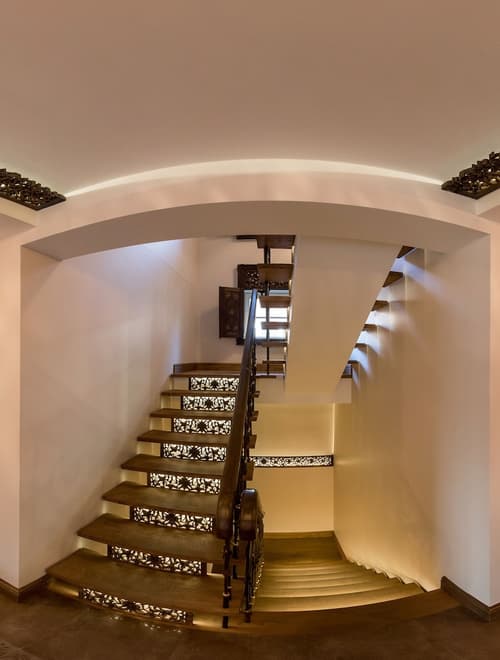 Argo Trakai, Interior entrance