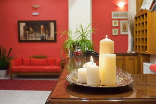 Pan Hotel, Reception