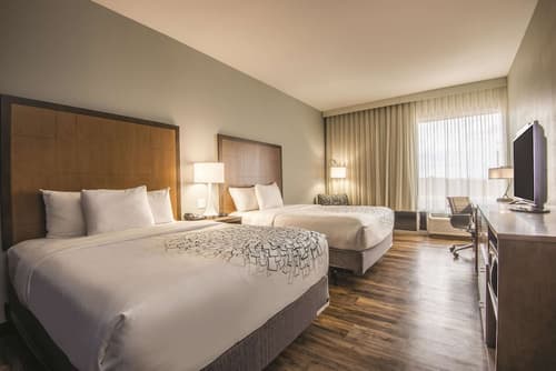 La Quinta Inn & Suites by Wyndham Kingman, Room