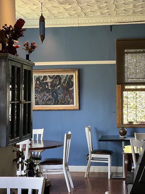 84 on Fourth, Dining room