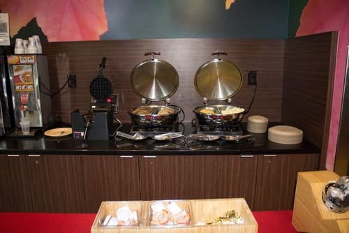 Fairfield Inn & Suites by Marriott Geneva Finger Lakes, Breakfast buffet