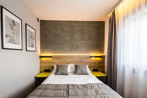 Air Hotel, Primary image