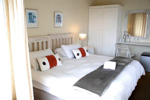 Mandalay Guest House, Room