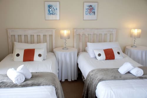 Mandalay Guest House, Room