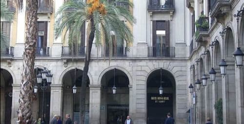 Hotel Roma Reial, Front of property