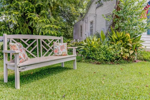 Steele Cottage, Garden