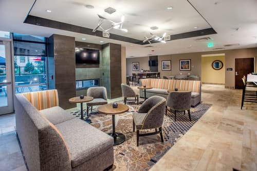 Staybridge Suites Denver Downtown by IHG, Lobby sitting area