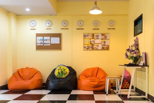 Hide Bangkok Hostel, Lobby sitting area