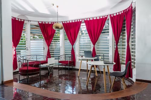 Villa les Orchidées, Interior entrance