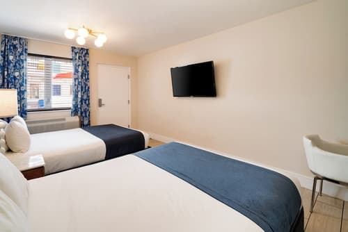 Waterside Hotel and Suites