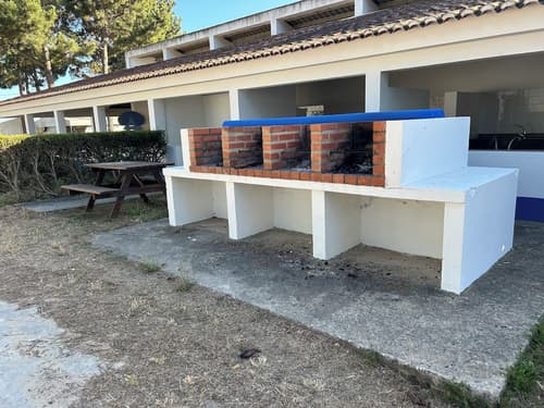 Parque de Campismo Orbitur Sitava Milfontes, BBQ/picnic area