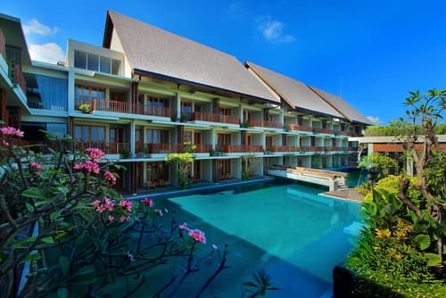 Swarga Suites Bali Berawa, Marclan Collection, Pool