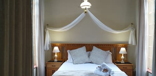 Autumn Breeze Manor, Room