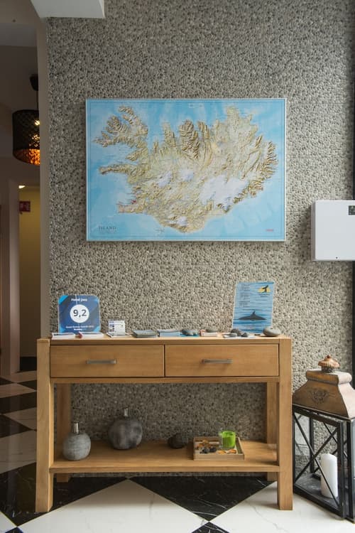 Hotel Jazz, Reception