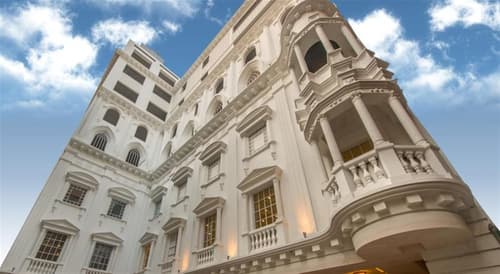 Luxus Grand Hotel, Primary image